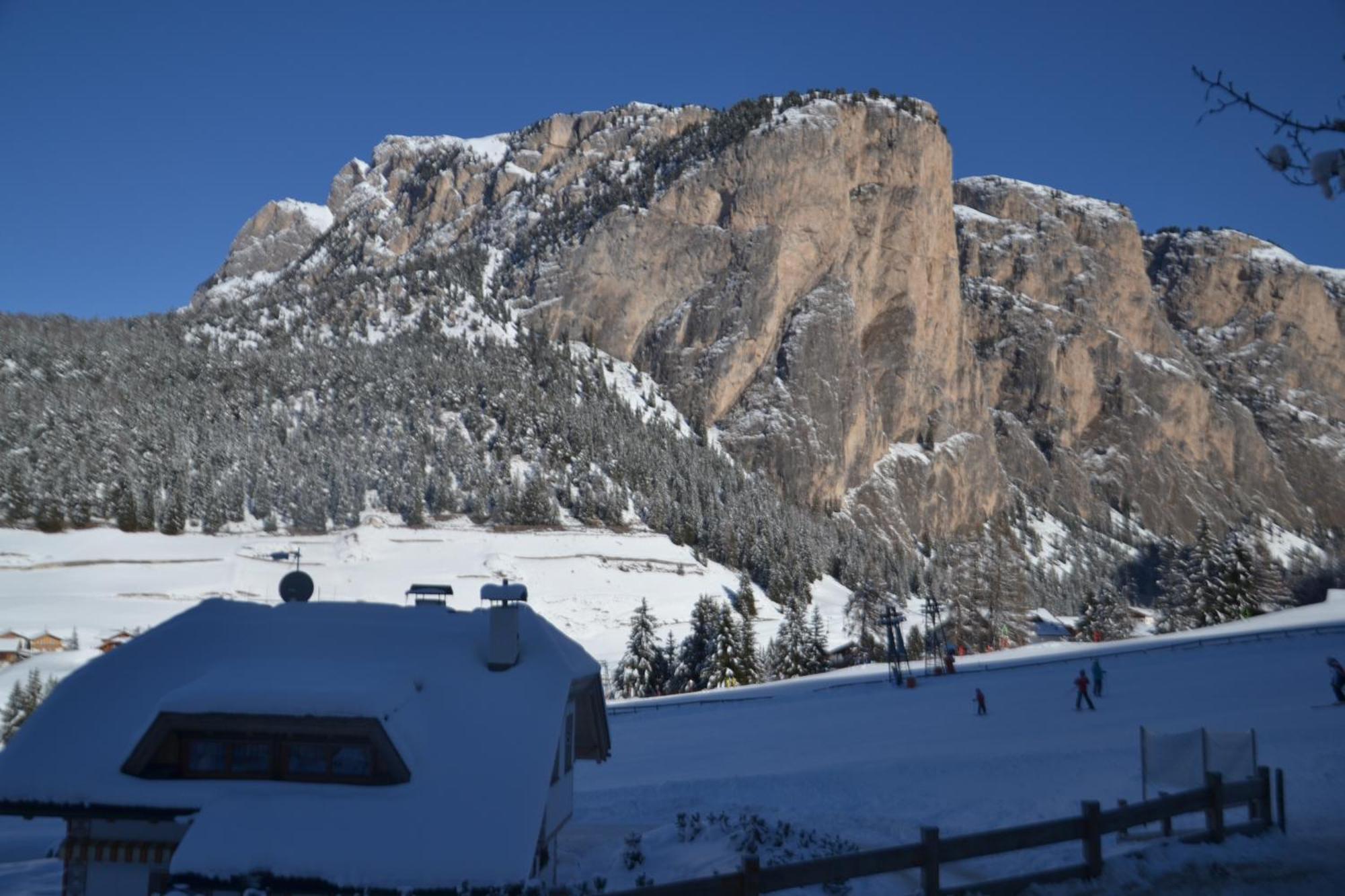 Hotel Scoiattolo Wolkenstein in Gröden Exterior foto