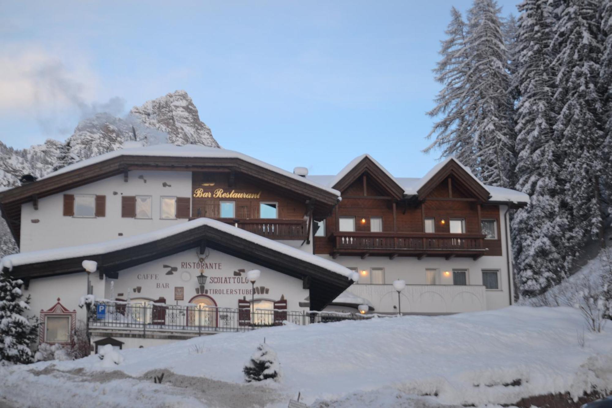 Hotel Scoiattolo Wolkenstein in Gröden Exterior foto