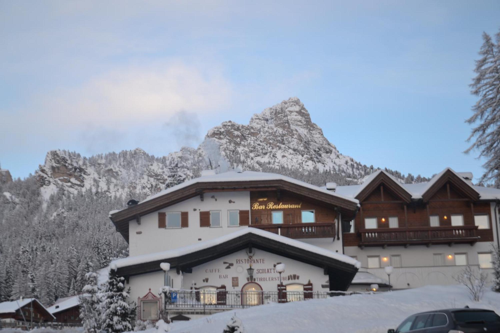 Hotel Scoiattolo Wolkenstein in Gröden Exterior foto