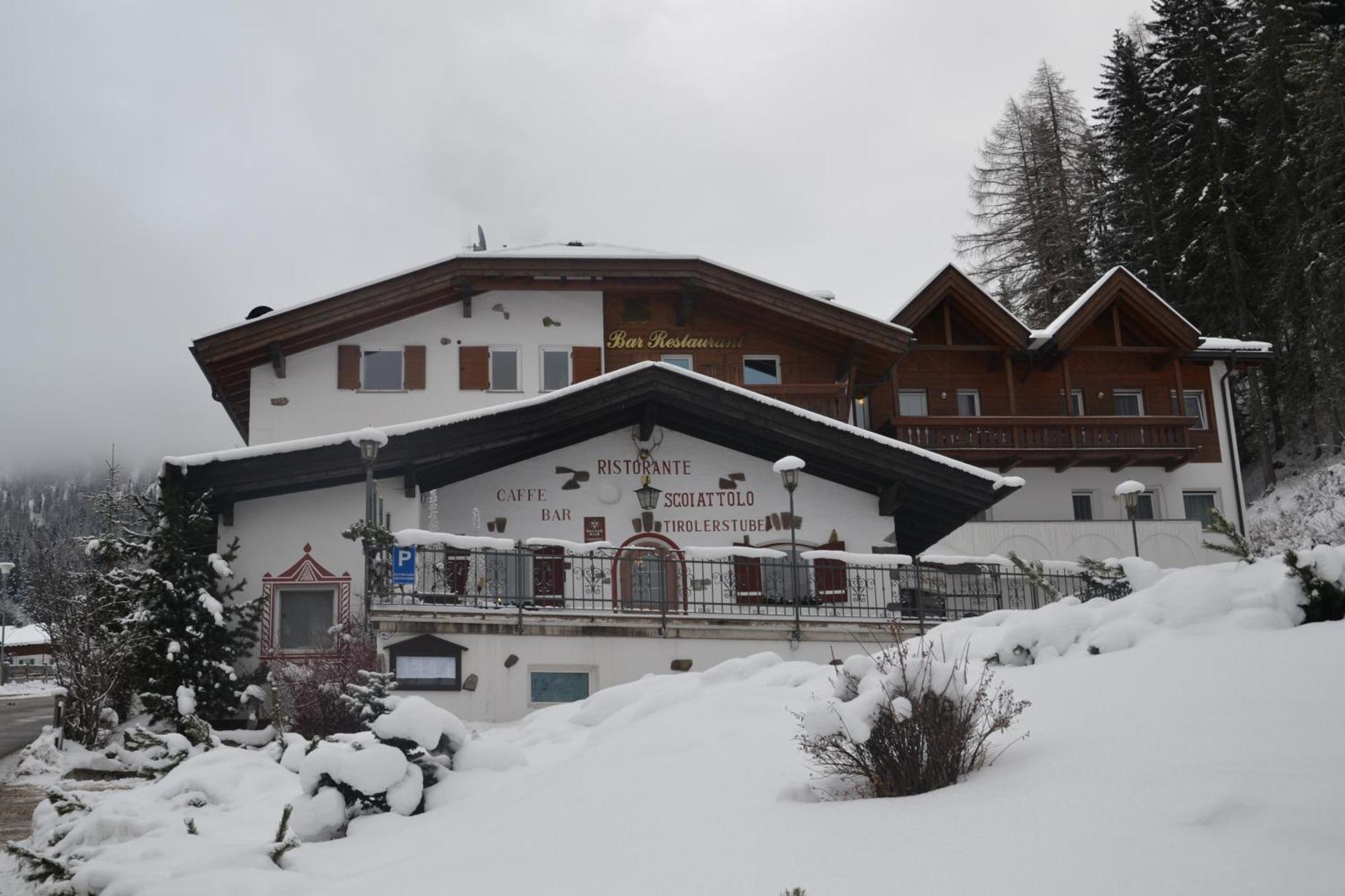 Hotel Scoiattolo Wolkenstein in Gröden Exterior foto