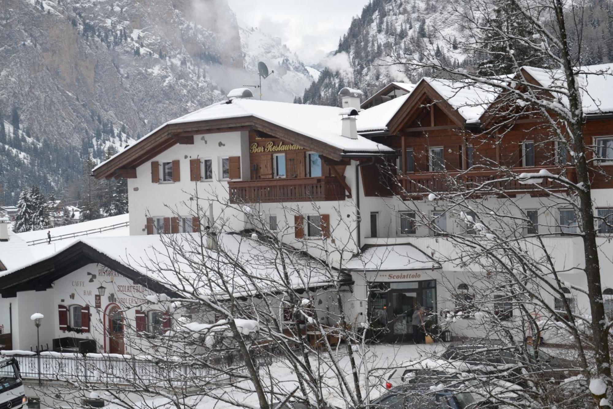 Hotel Scoiattolo Wolkenstein in Gröden Exterior foto