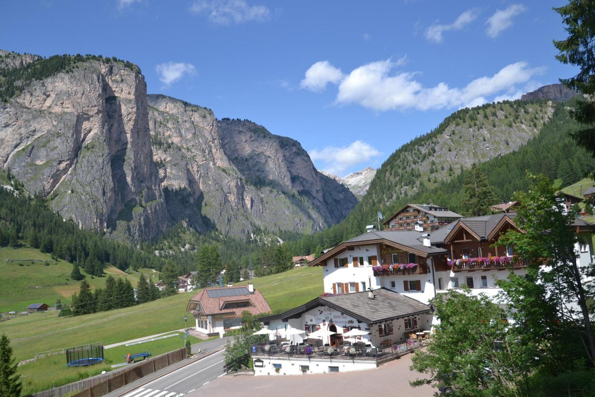 Hotel Scoiattolo Wolkenstein in Gröden Exterior foto