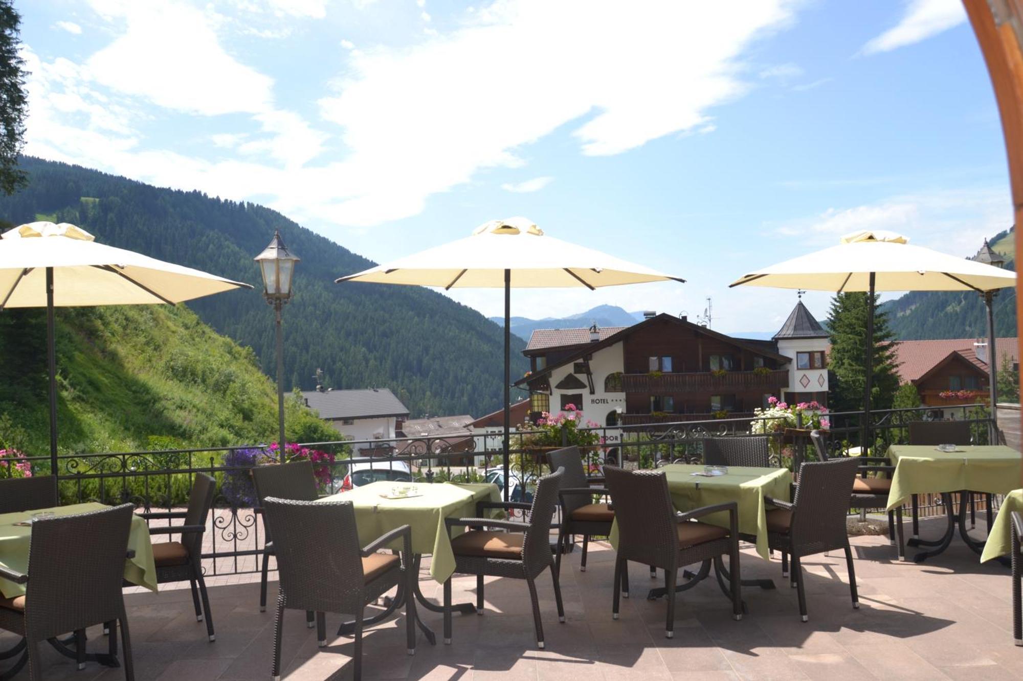 Hotel Scoiattolo Wolkenstein in Gröden Exterior foto
